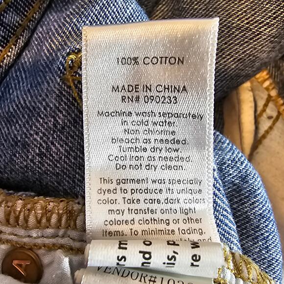 Pacsun Womans size 24/0 Mom Shorts Distressed Raw Hem Loose Fit Dark Wash Cuffed - Picture 7 of 8